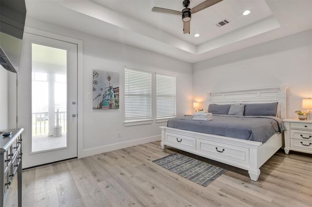 18515 Shaman Drive, Galveston, TX 77554