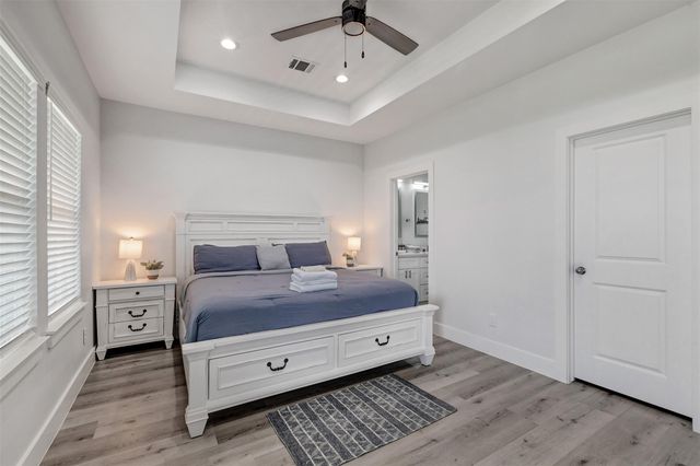 18515 Shaman Drive, Galveston, TX 77554