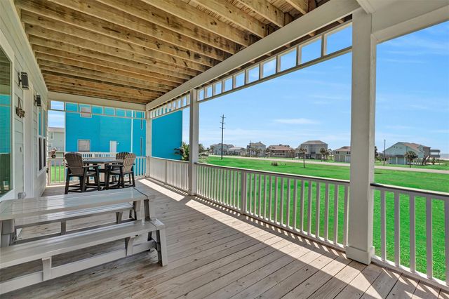 18515 Shaman Drive, Galveston, TX 77554