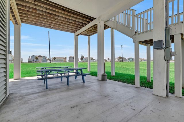 18515 Shaman Drive, Galveston, TX 77554