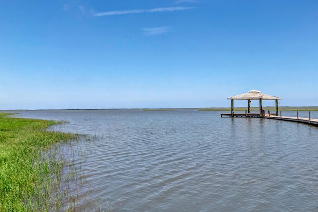 18515 Shaman Drive, Galveston, TX 77554