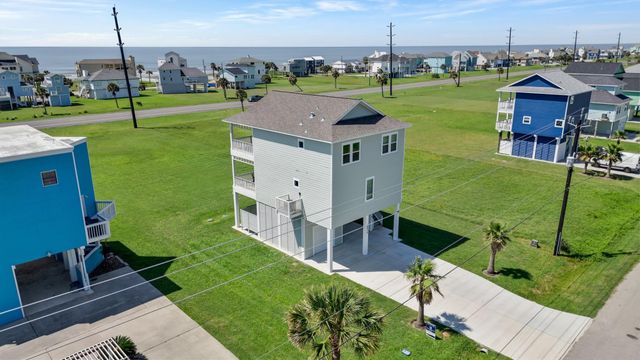 18515 Shaman Drive, Galveston, TX 77554