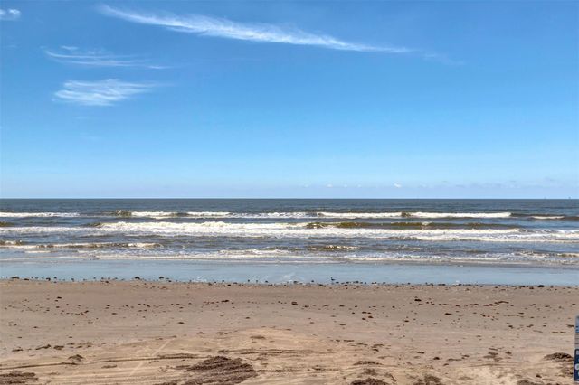 18515 Shaman Drive, Galveston, TX 77554