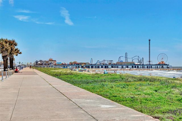 18515 Shaman Drive, Galveston, TX 77554