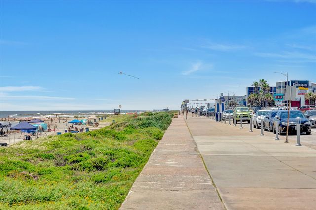 18515 Shaman Drive, Galveston, TX 77554
