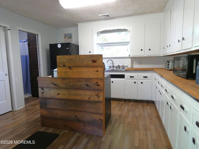 220 Garfield Avenue, Toms River, NJ 08753