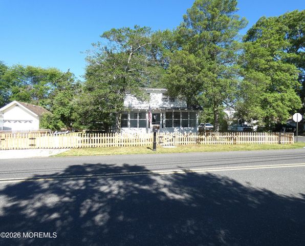 220 Garfield Avenue, Toms River, NJ 08753