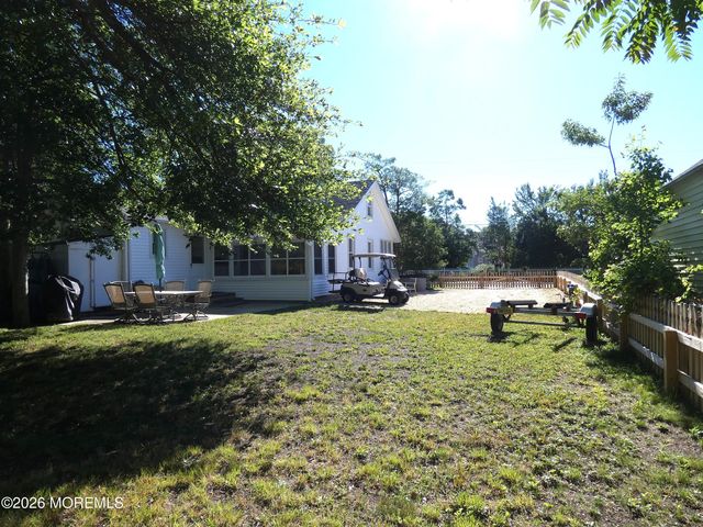220 Garfield Avenue, Toms River, NJ 08753