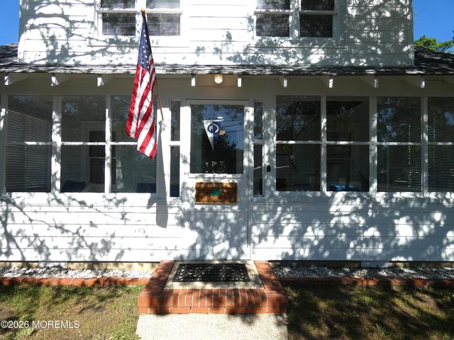 220 Garfield Avenue, Toms River, NJ 08753