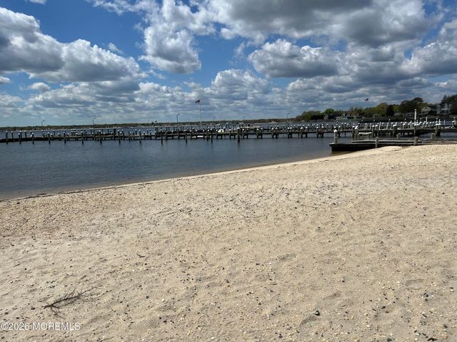 220 Garfield Avenue, Toms River, NJ 08753
