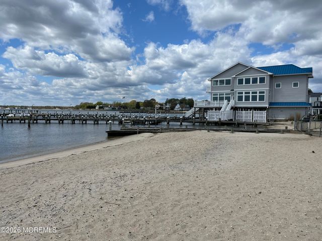 220 Garfield Avenue, Toms River, NJ 08753