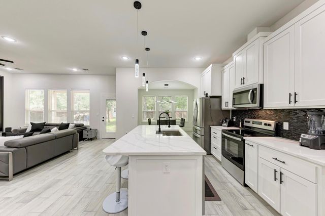 116 Mokulua LN, Bastrop, TX 78602