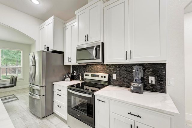 116 Mokulua LN, Bastrop, TX 78602