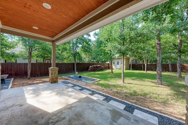 116 Mokulua LN, Bastrop, TX 78602