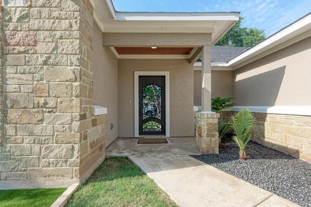 116 Mokulua LN, Bastrop, TX 78602