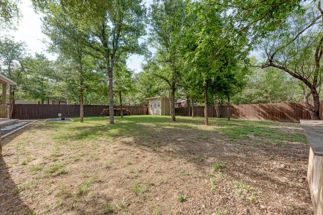 116 Mokulua LN, Bastrop, TX 78602