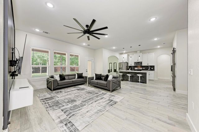 116 Mokulua LN, Bastrop, TX 78602