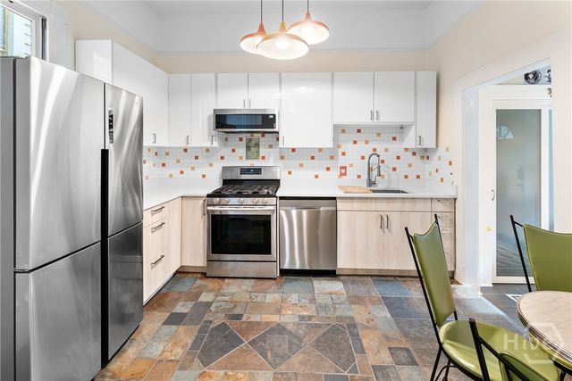 524 E Henry Street, Savannah, GA 31401