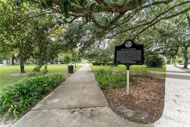 524 E Henry Street, Savannah, GA 31401