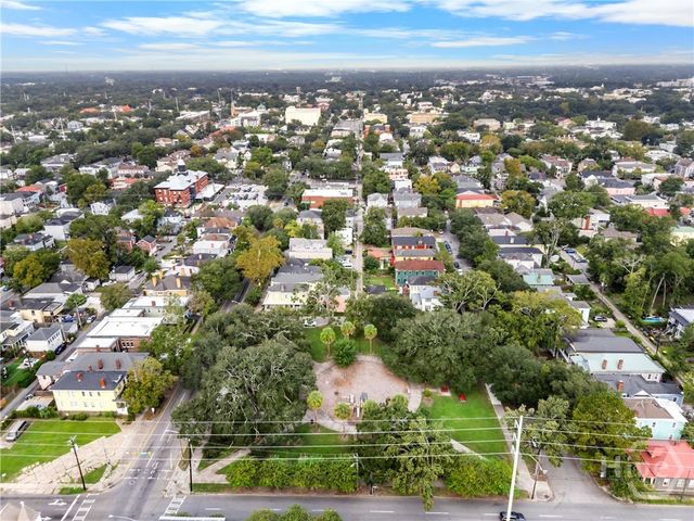 524 E Henry Street, Savannah, GA 31401