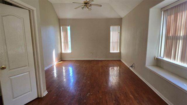 131 Annes Way, Stafford, TX 77477