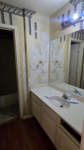 131 Annes Way, Stafford, TX 77477