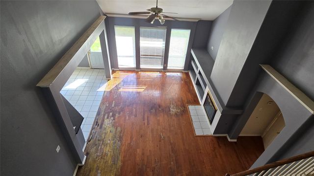 131 Annes Way, Stafford, TX 77477