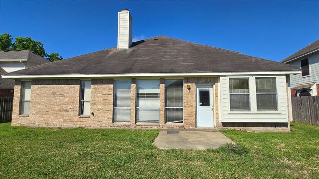 131 Annes Way, Stafford, TX 77477