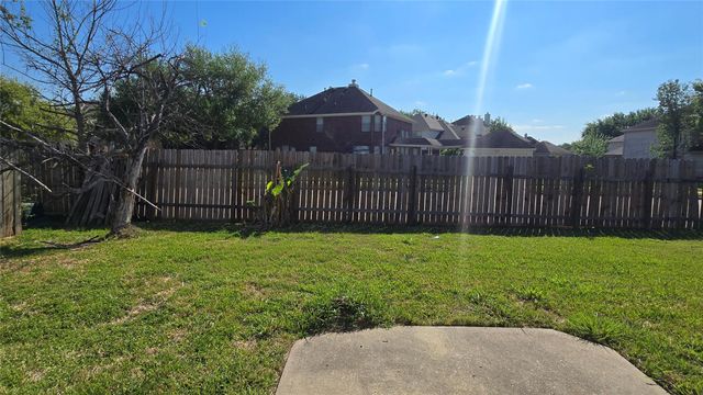 131 Annes Way, Stafford, TX 77477