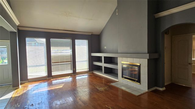 131 Annes Way, Stafford, TX 77477