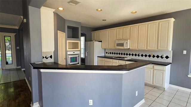 131 Annes Way, Stafford, TX 77477