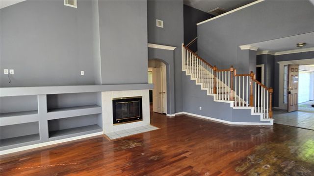 131 Annes Way, Stafford, TX 77477