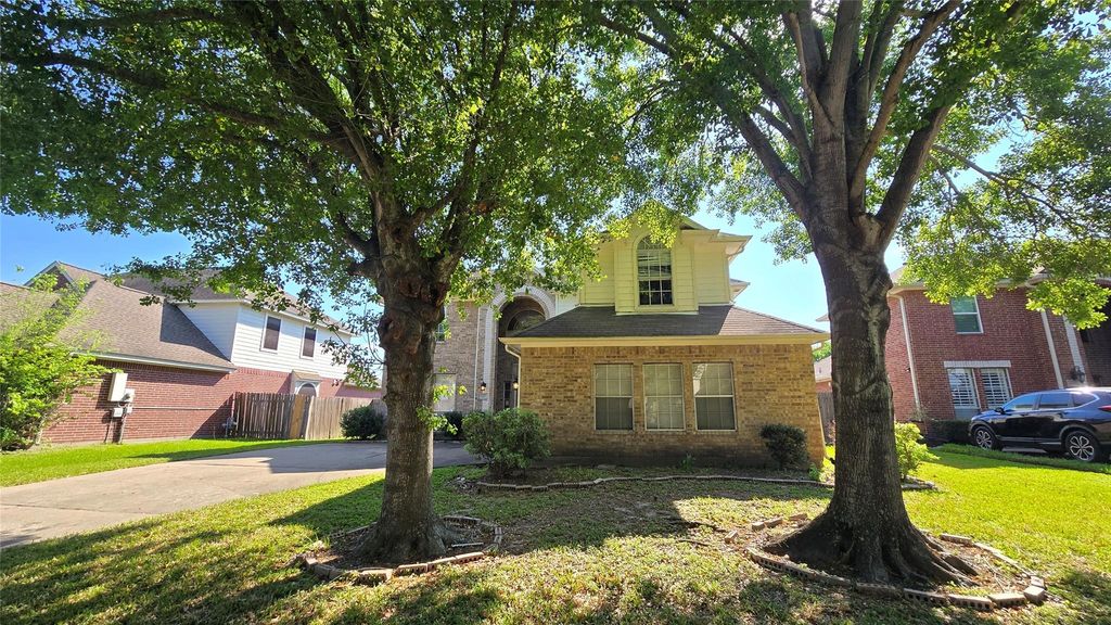 131 Annes Way, Stafford, TX 77477