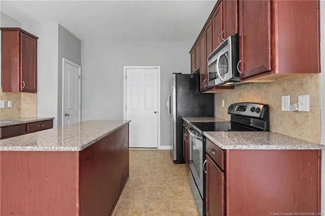 61 Bicentennial Way, Cameron, NC 28326