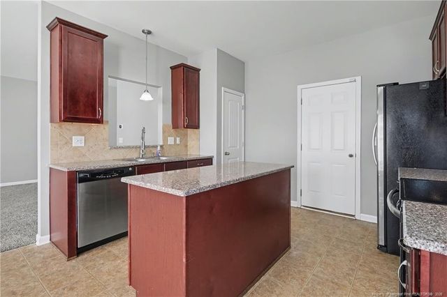 61 Bicentennial Way, Cameron, NC 28326