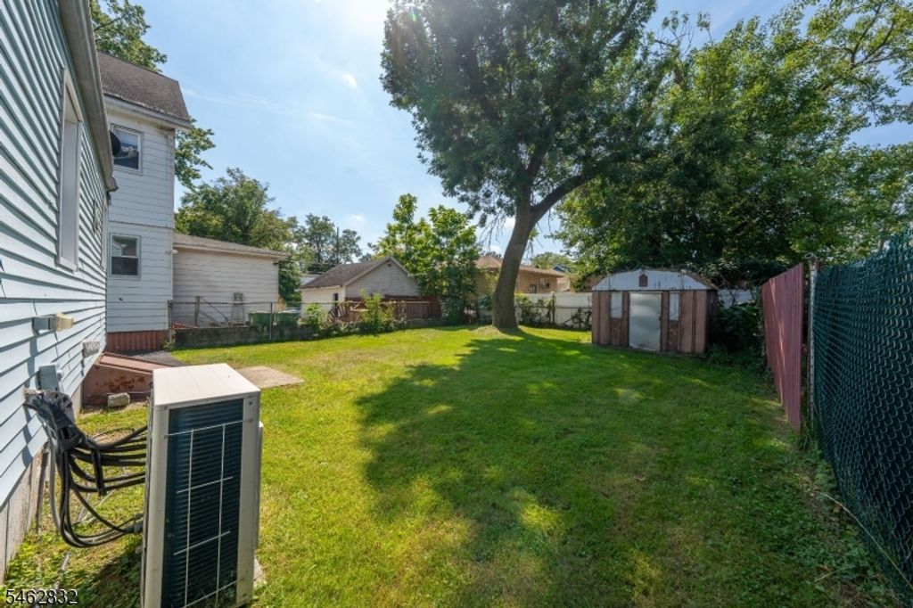 807 Lincoln St, Linden City, NJ 07036 — photo 4