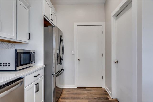 422 W Tuscany Dr, Andover, KS 67002