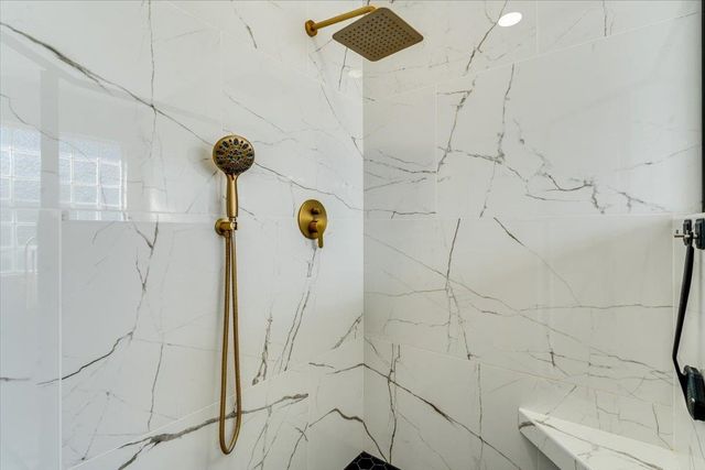 422 W Tuscany Dr, Andover, KS 67002