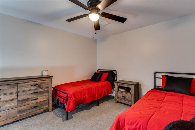 422 W Tuscany Dr, Andover, KS 67002