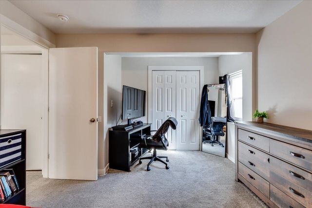 422 W Tuscany Dr, Andover, KS 67002