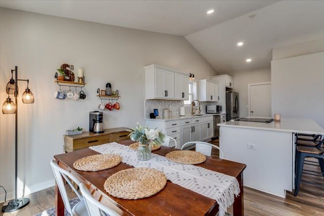 422 W Tuscany Dr, Andover, KS 67002