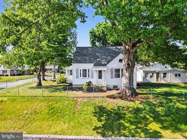 105 OAK HILL DR, Middletown, PA 17057