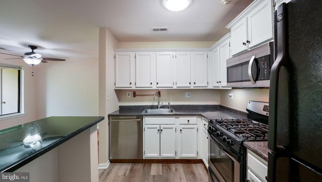 907 DIAMOND DR, Newtown, PA 18940