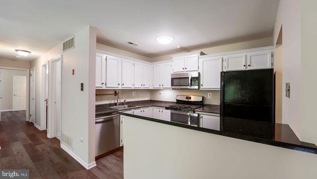 907 DIAMOND DR, Newtown, PA 18940