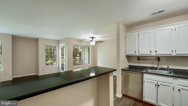 907 DIAMOND DR, Newtown, PA 18940