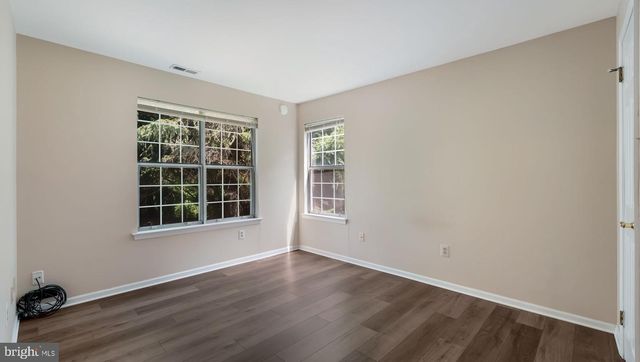 907 DIAMOND DR, Newtown, PA 18940