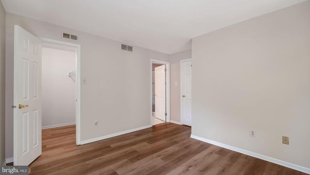 907 DIAMOND DR, Newtown, PA 18940