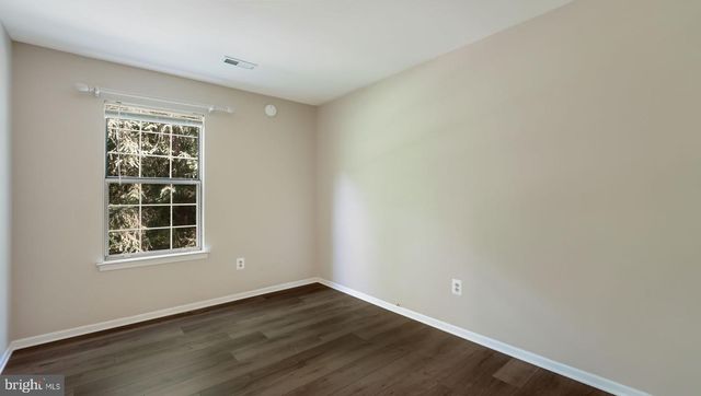 907 DIAMOND DR, Newtown, PA 18940