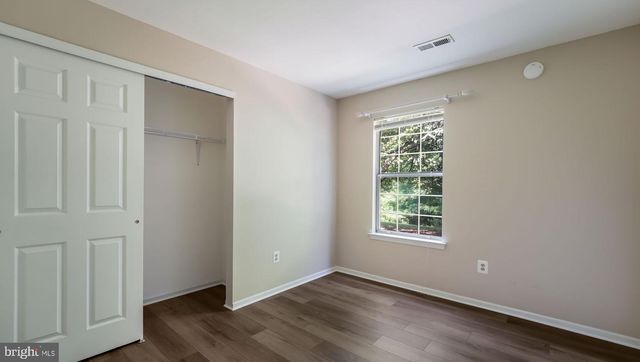 907 DIAMOND DR, Newtown, PA 18940