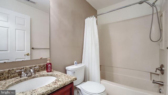 907 DIAMOND DR, Newtown, PA 18940